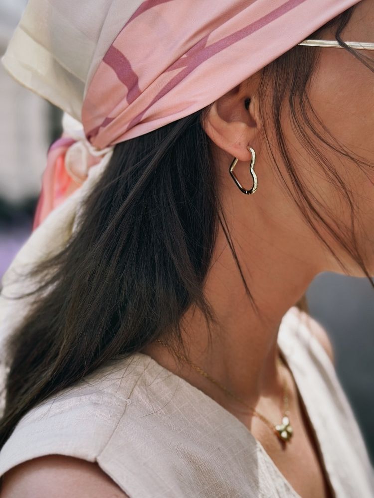 Zélie hjerteøreringe – Guld - Chant du Matin