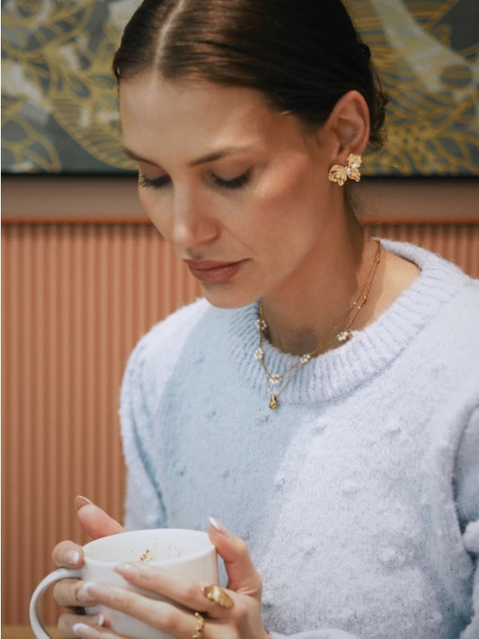 Gaia halskæde med dråbevedhæng - Guld