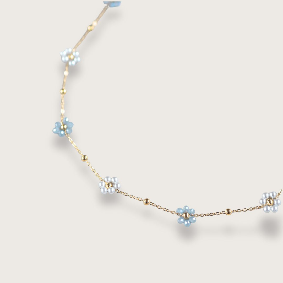Daisy Bleu halskæde med blå blomster – Guldbelagt