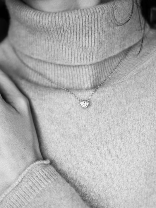 Isolde halskæde med hjertevedhæng og zirkon - Sølv