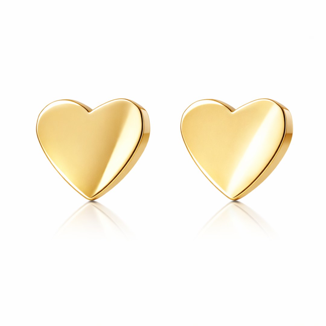 små hjerteøreringe - hjerteørestikkere studs med et enkelt hjertemotiv.
Det lille hjerte giver øreringene et symbolsk udtryk i minimalistisk design. Et par små øreringe, der fungerer både til hverdag, konfirmationer og som gave til mors dag
Smykker til konfirmation, studenterfest, bryllup, hverdag.
Ørestikkerne er fremstillet i rustfrit stål med 18k PVD-forgyldning. vandfaste øreringe.
konfirmationsøreringe, konfirmation ørestikkere mors dags gave