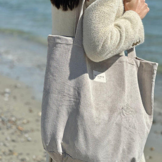 Stor tote bag til kvinder fra De la Mur - totebag i beige fløjl - mulepose - håndlavet i spanien af De la Mur - chant du matin