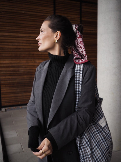 Anna satintørklæde - Mørkerød