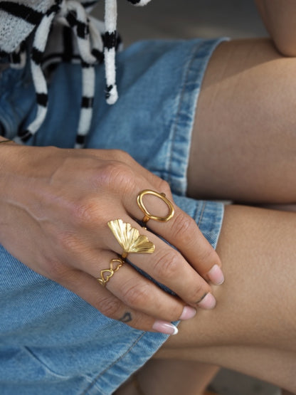 Choupie ring med gingkoblad – Guldbelagt