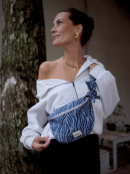 Zébre – Stor Bæltetaske (Blå)