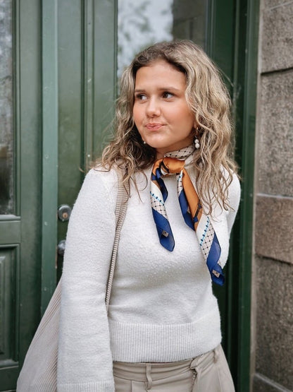 Rhiannon satintørklæde - Blå kant