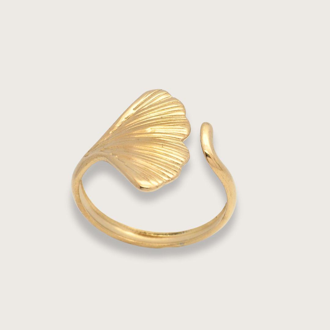 guldringe til kvinder - lille guldbelagt ring i rustfrit staal med blad-motiv, fiskehale, havfruefinne - ig style - chant du matin - rejsesmykker - vandfaste smykker