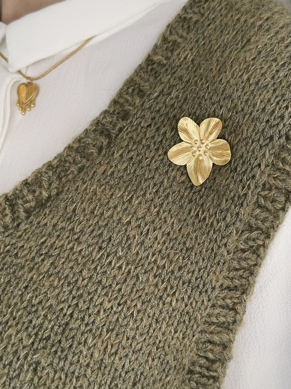 Nell broche