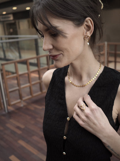 Sofia hjerteøreringe med ferskvandsperler – Guldbelagte