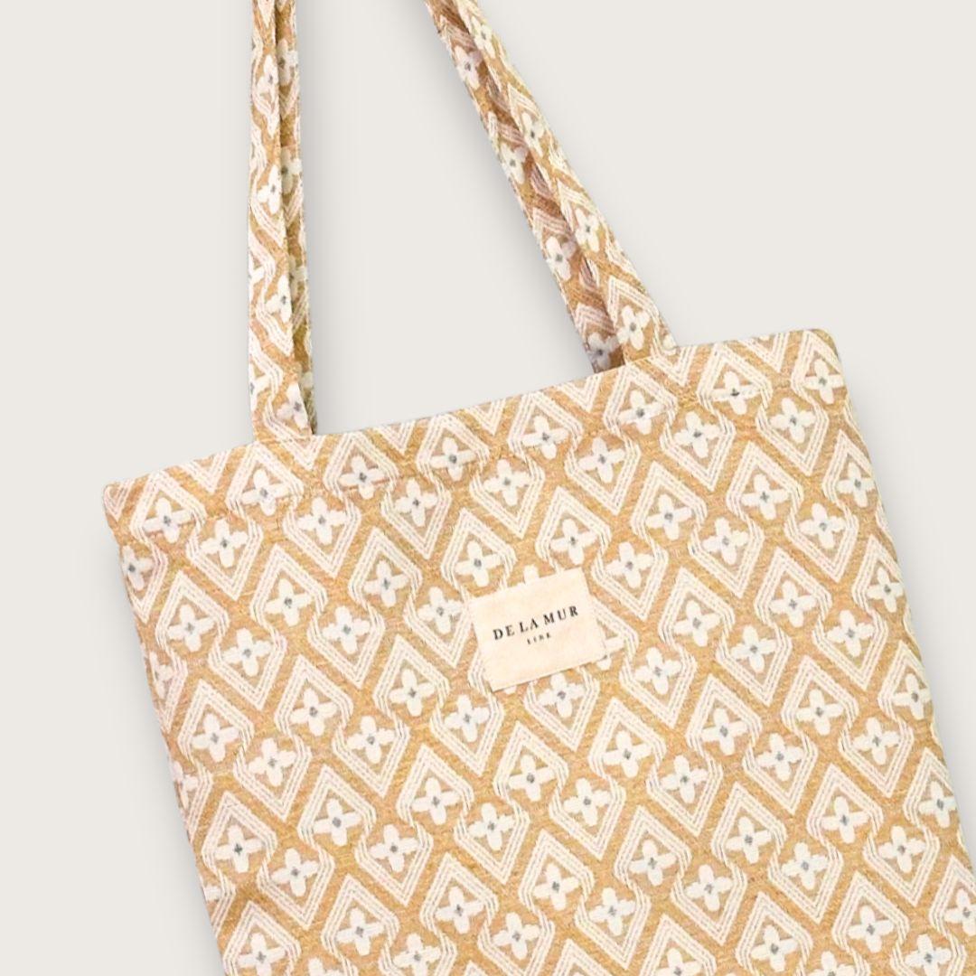 Lille tote bag i tykt stof med gult og hvidt mønster fra de la mur - lille tote bag til kvinder til gymnasie hverdag indkøb