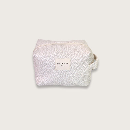 Sabine - Rummelig toilettaske i jacquardvævet stof