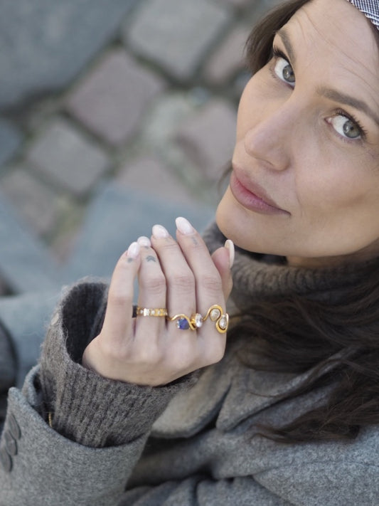 Bonnie ring med zirkoner - Guldbelagt