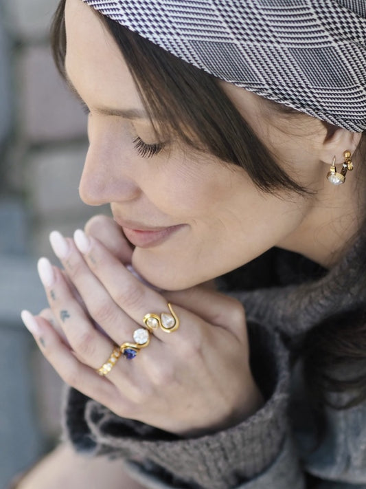 Beverly forgyldt ring med zirkoner - Guldbelagt