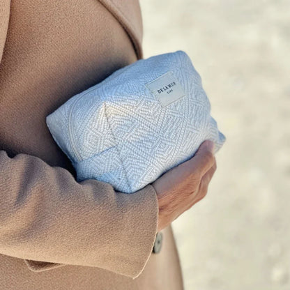 rummelig toilettaske til kvinder i nordisk stil skandinavisk minimalistisk makeuptaske bomuld de la mur hvid beige sabine